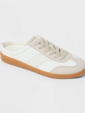 Universal Thread White and Beige Slide on Women’s Slip-On Sneakers
